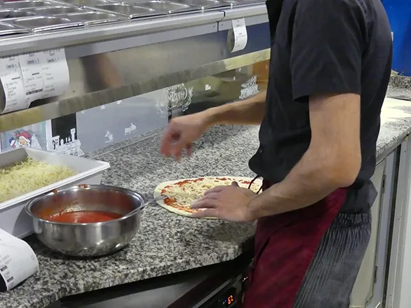Preparazione Pizza a Regola d'Arte