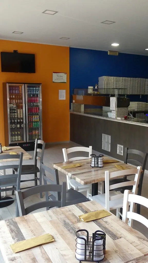 Interno Pizzeria Fuori Orario